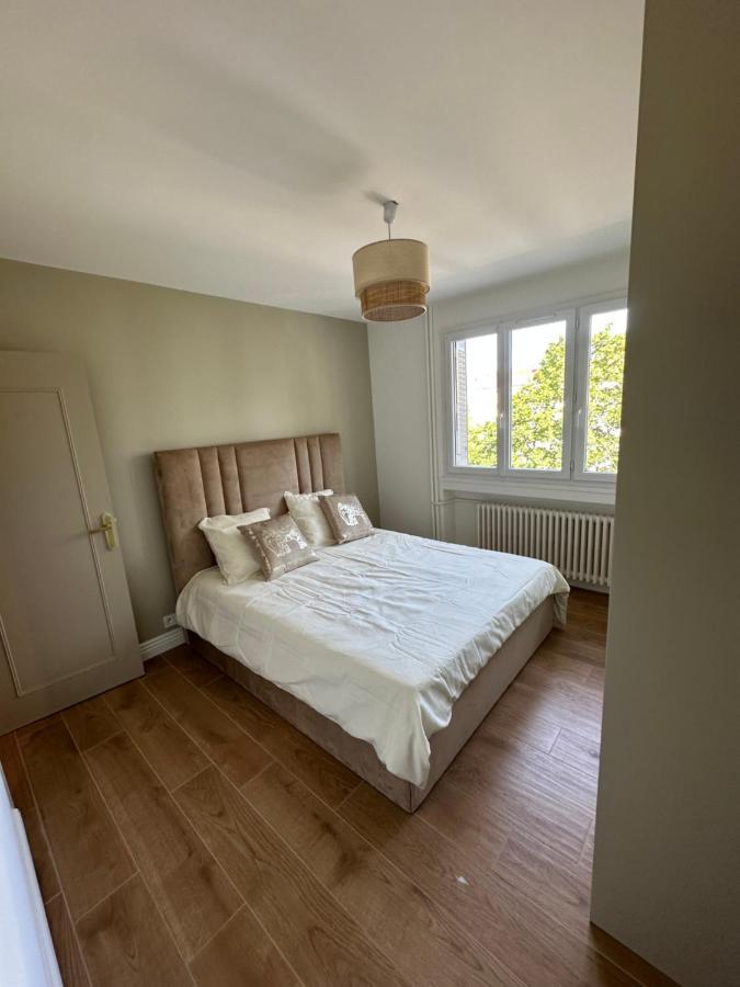 Ferienwohnung Minois Saint-Genet-Lerpt Exterior foto